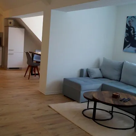 24 Modern & Gemuetlich Appartement *
