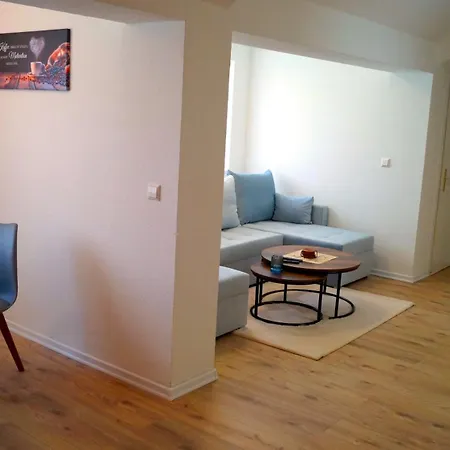 24 Modern & Gemuetlich Appartement *